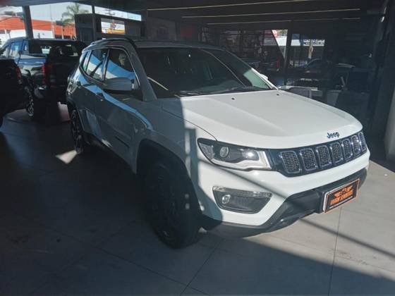 JEEP COMPASS 2.0 16V DIESEL LONGITUDE 4X4 AUTOMÁTICO JEEP COMPASS 2.0 16V DIESEL LONGITUDE 4X4 AUTOMÁTICO